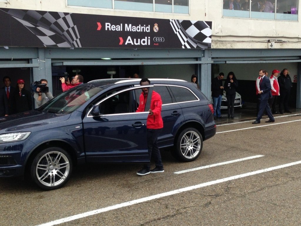 Audi entrega sus nuevos coches al Real Madrid en el Circuito del Jarama