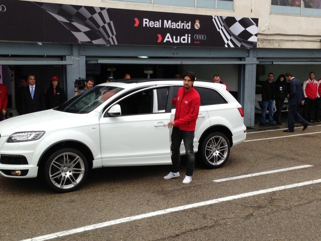 Audi entrega sus nuevos coches al Real Madrid en el Circuito del Jarama
