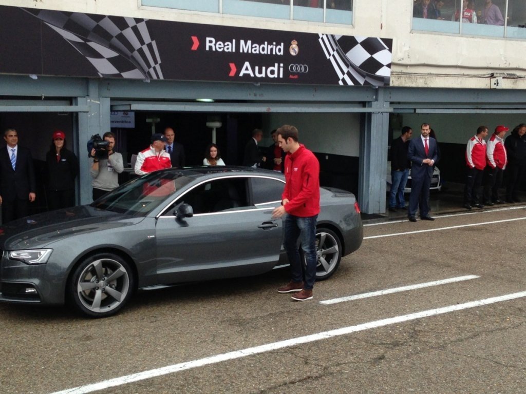 Audi entrega sus nuevos coches al Real Madrid en el Circuito del Jarama