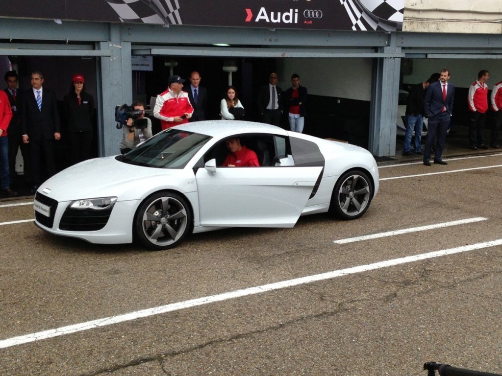 Audi entrega sus nuevos coches al Real Madrid en el Circuito del Jarama