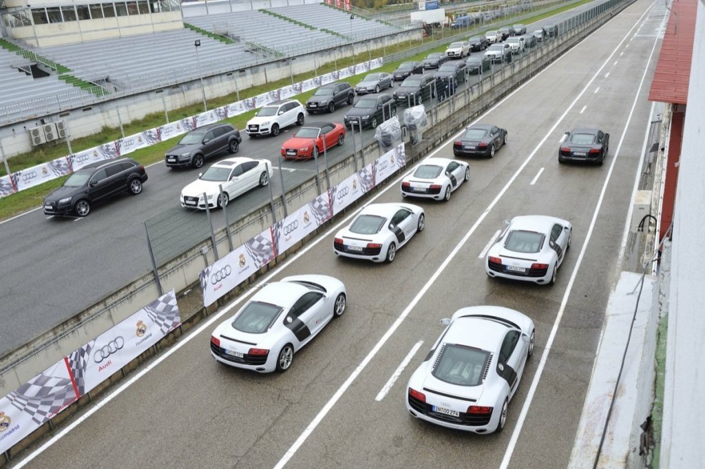 Audi entrega sus nuevos coches al Real Madrid en el Circuito del Jarama