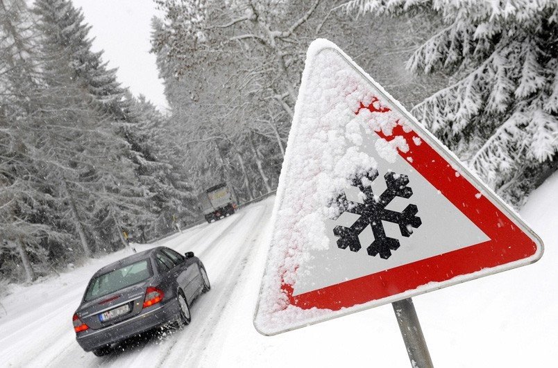 Multas y coches: las 8 sanciones más frecuentes en invierno