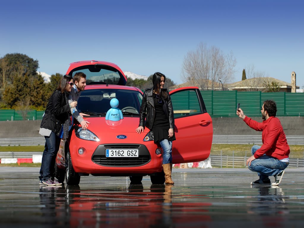 Ford Ka Messenger por 7.900€. Equipado con Windows Live Messenger