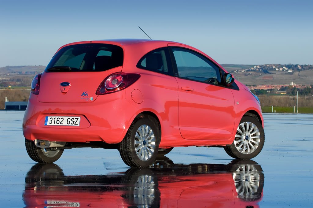 Ford Ka Messenger por 7.900€. Equipado con Windows Live Messenger