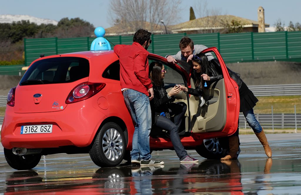 Ford Ka Messenger por 7.900€. Equipado con Windows Live Messenger