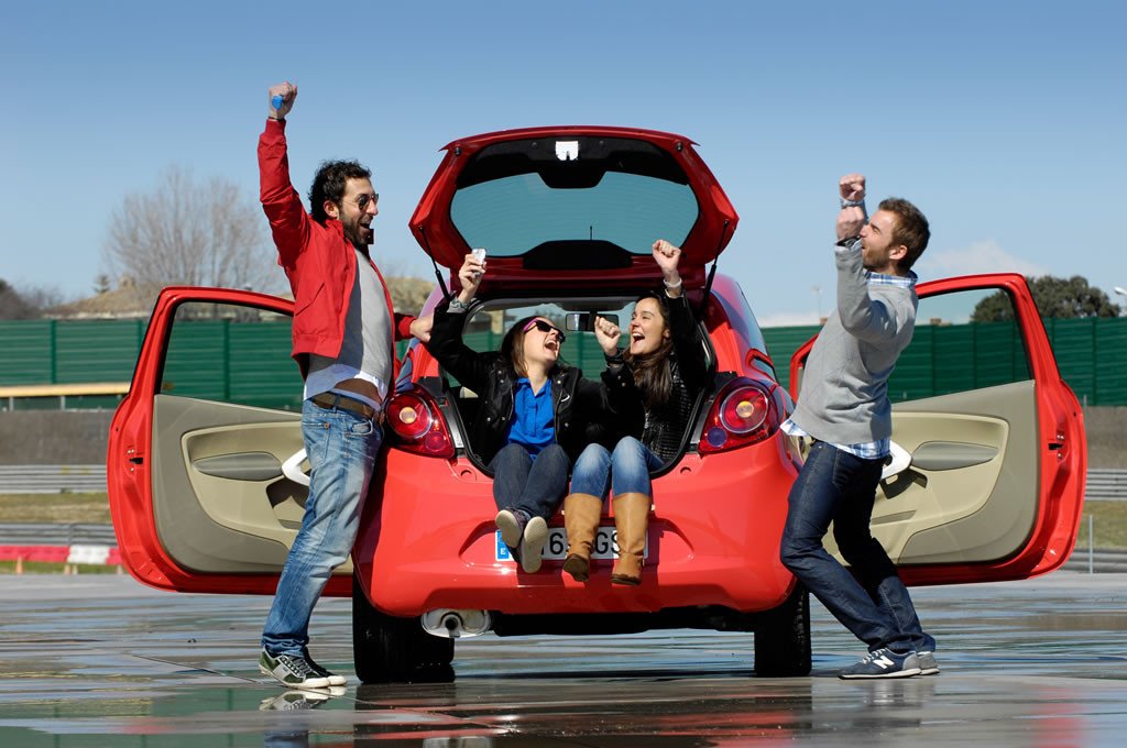 Ford Ka Messenger por 7.900€. Equipado con Windows Live Messenger