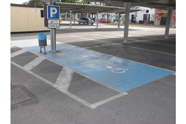 Aumenta el número de multas a minusválidos por aparcar en plazas de discapacitados