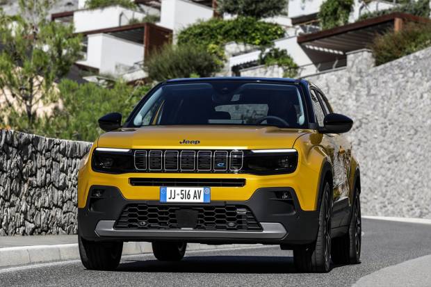 Pros y contras de aprender a conducir con un coche nuevo