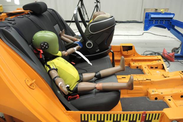 A partir de septiembre de 2024 se prohíbe la venta de las sillas infantiles de auto R44