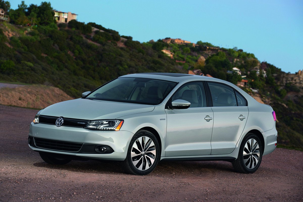 Al volante del Volkswagen VW Jetta Hybrid, un rival para el Toyota Prius