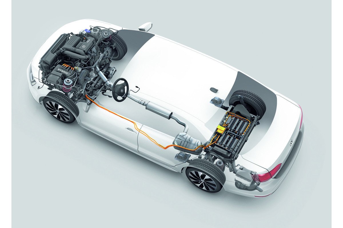 Al volante del Volkswagen VW Jetta Hybrid, un rival para el Toyota Prius