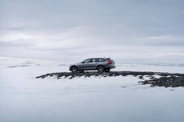El Volvo V90 ya tiene su versión campera Cross Country