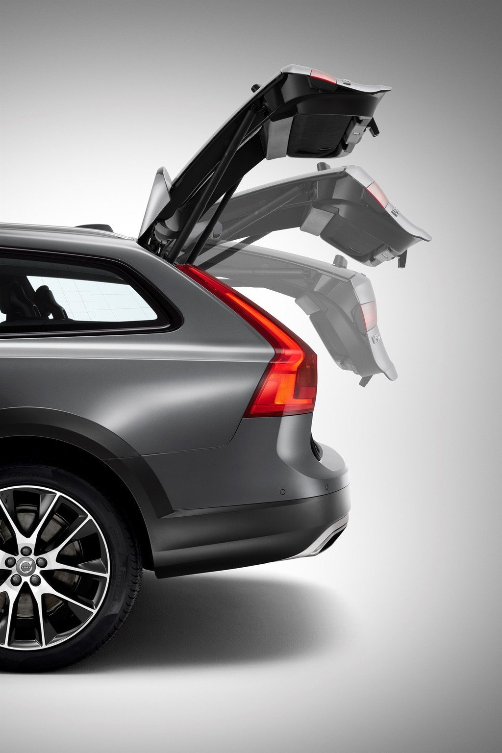 El Volvo V90 ya tiene su versión campera Cross Country
