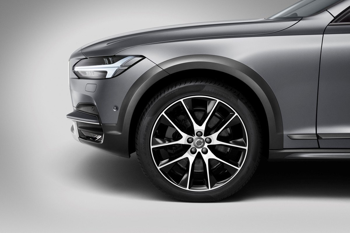 El Volvo V90 ya tiene su versión campera Cross Country