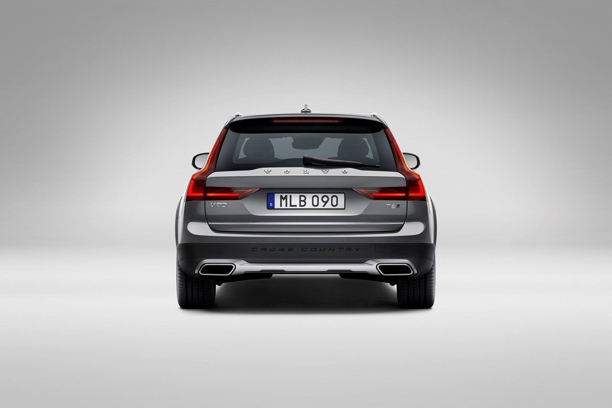 El Volvo V90 ya tiene su versión campera Cross Country