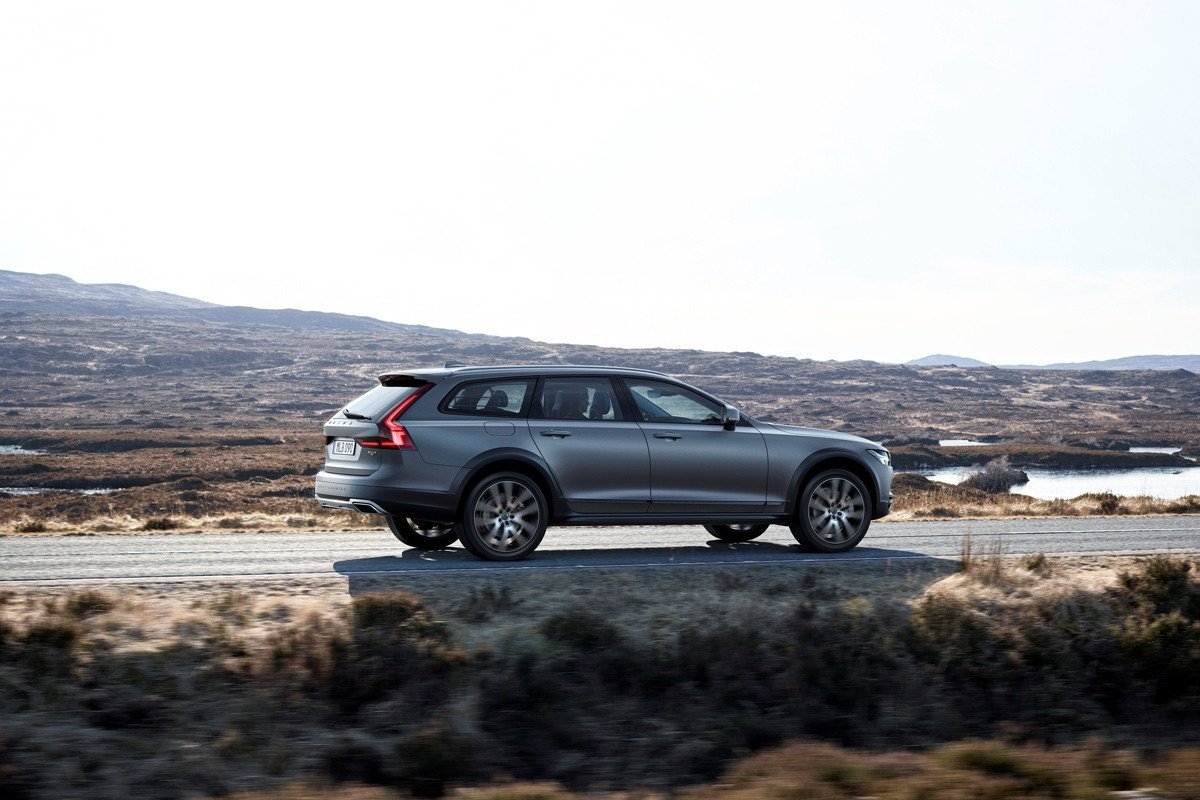El Volvo V90 ya tiene su versión campera Cross Country