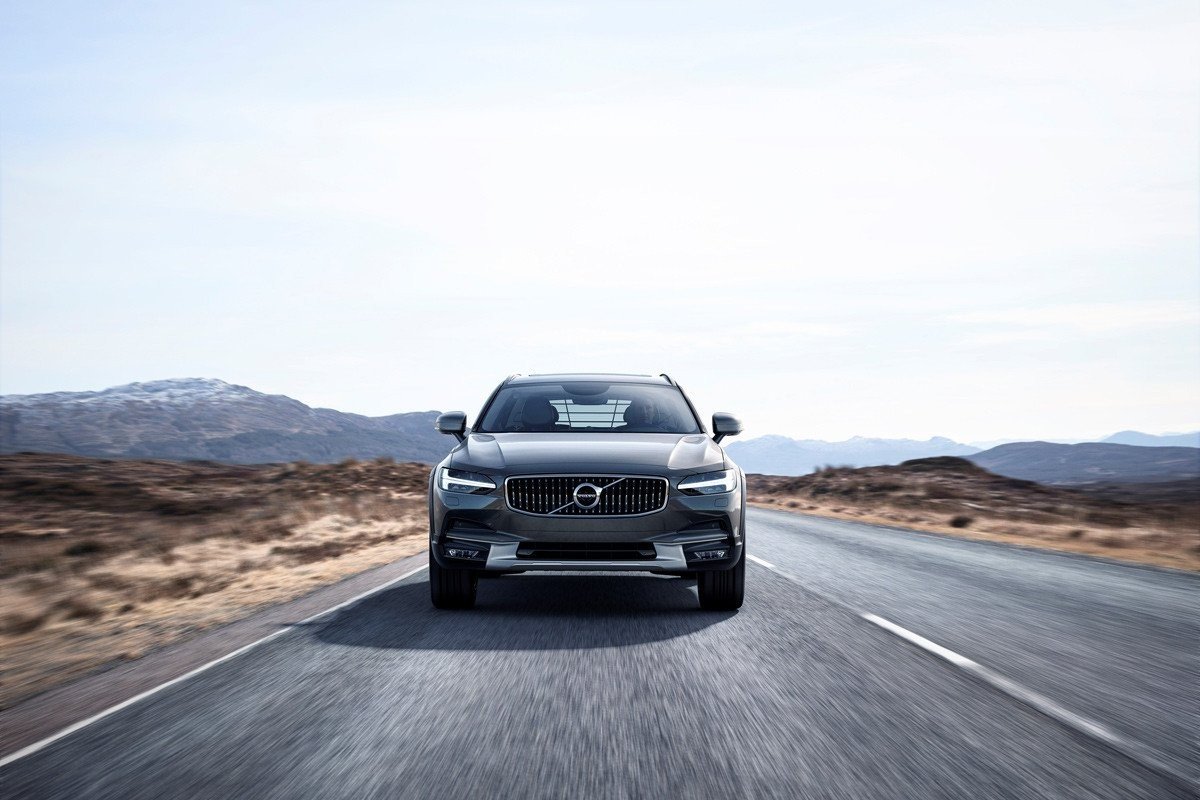 El Volvo V90 ya tiene su versión campera Cross Country