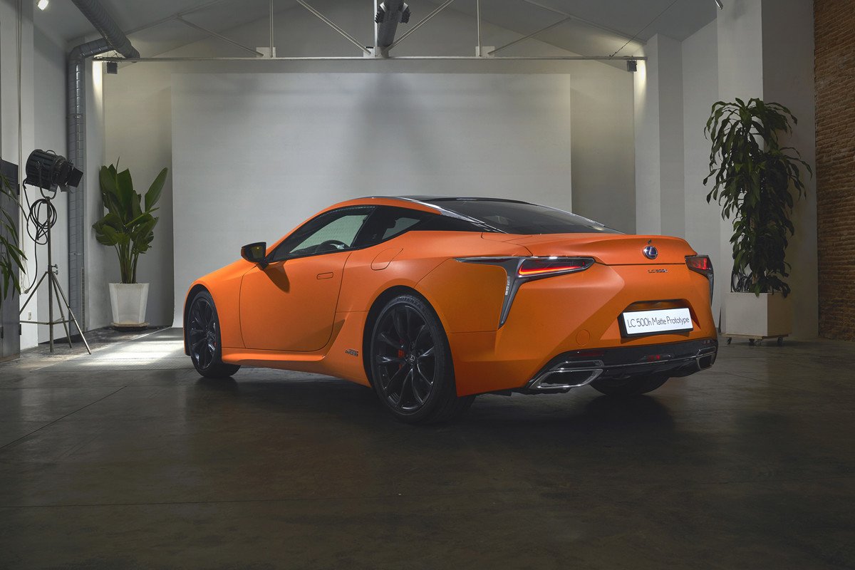 Nuevos Lexus UX 250h Engawa y LC 500h Matte Prototype