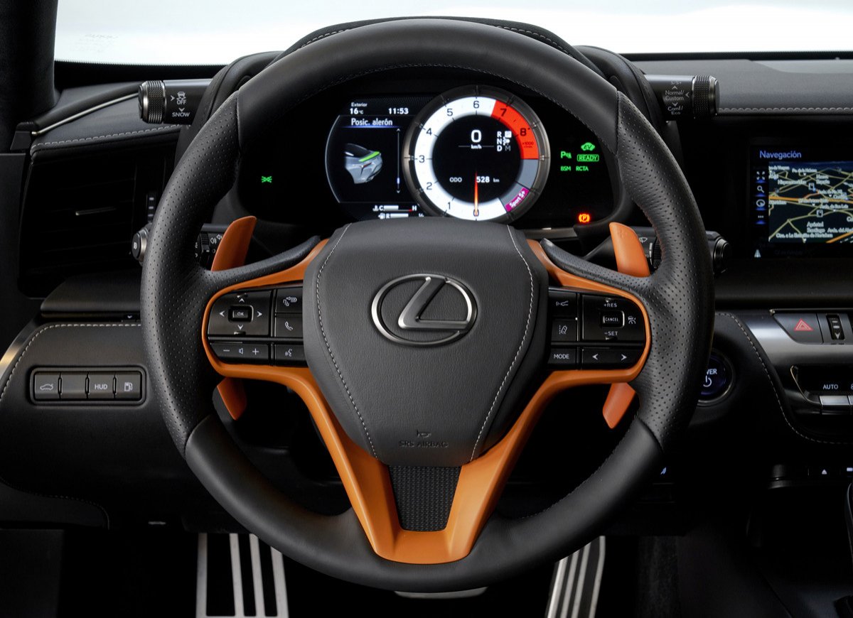 Nuevos Lexus UX 250h Engawa y LC 500h Matte Prototype