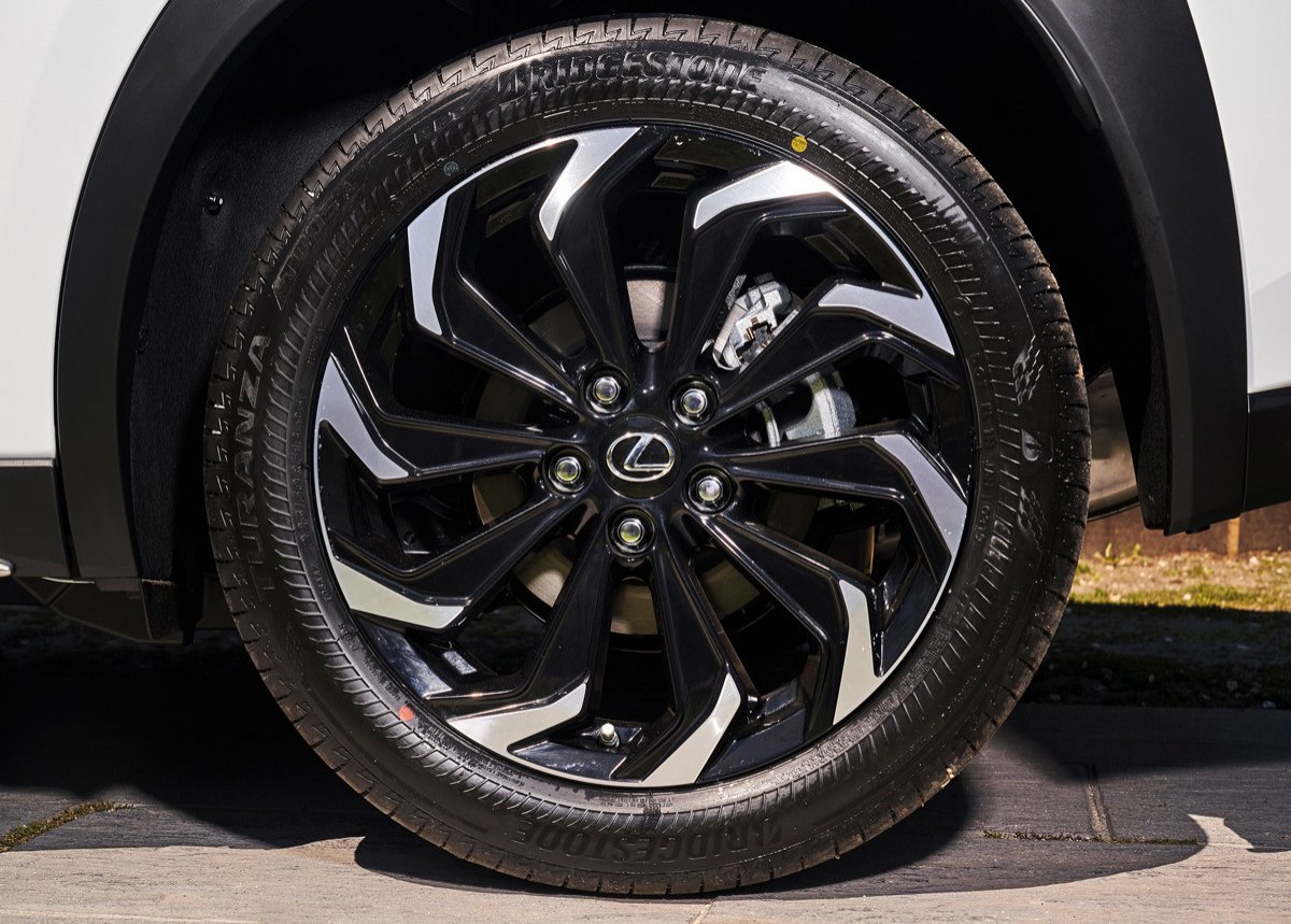 Nuevos Lexus UX 250h Engawa y LC 500h Matte Prototype