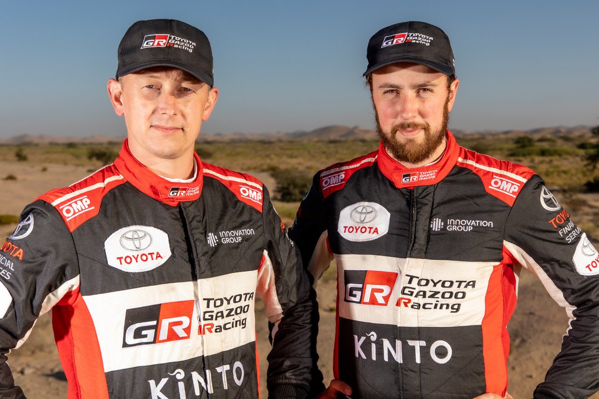 Toyota presenta el GR DKR Hilux y a sus cuatro pilotos para el Dakar 2022
