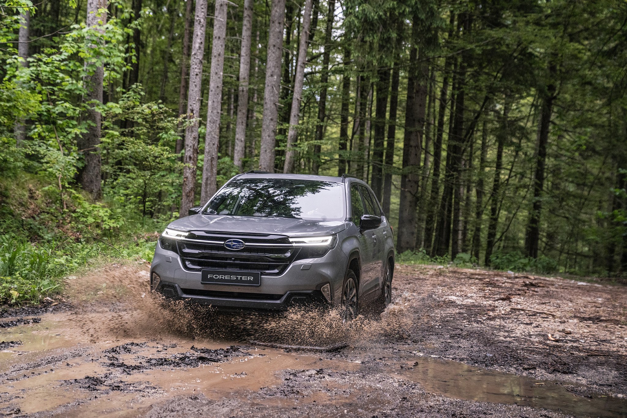 Prueba y opinión nuevo Subaru Forester 2025: el mejor SUV híbrido para carretera y 4x4