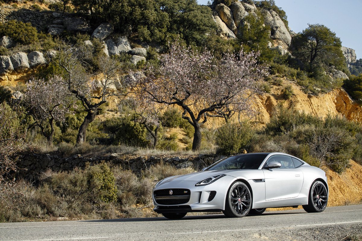 Jaguar F-Type Coupé, presentación y prueba en circuito