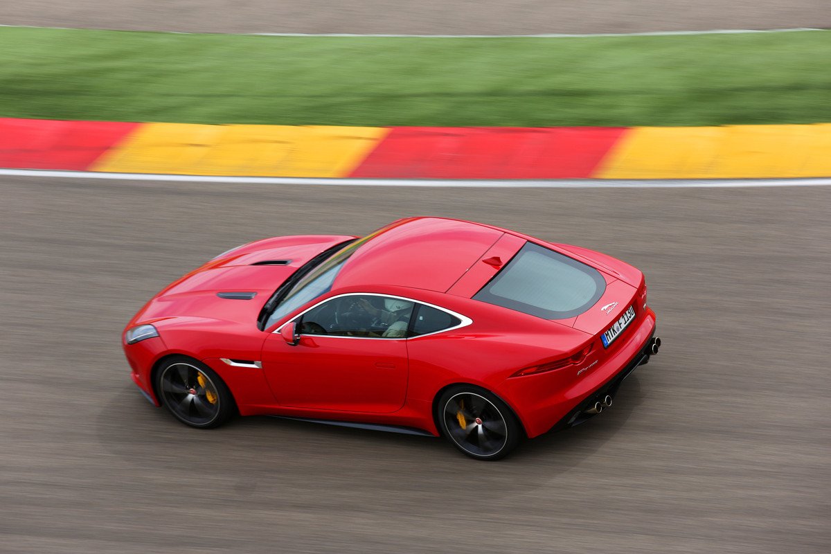Jaguar F-Type Coupé, presentación y prueba en circuito