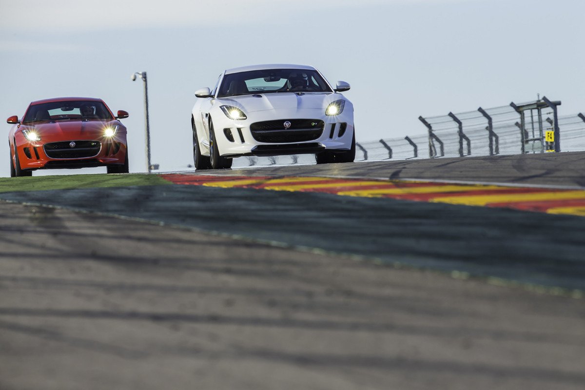 Jaguar F-Type Coupé, presentación y prueba en circuito