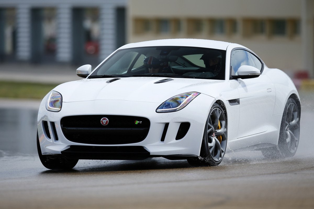 Jaguar F-Type Coupé, presentación y prueba en circuito