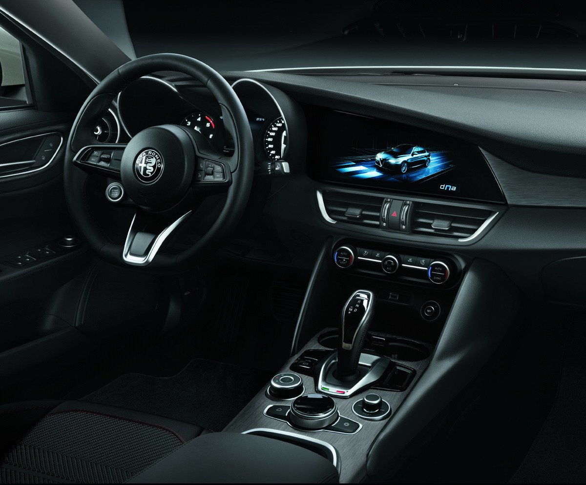 Primera prueba Alfa Romeo Giulia y Stelvio MY20: mejoras tecnológicas y de interiores