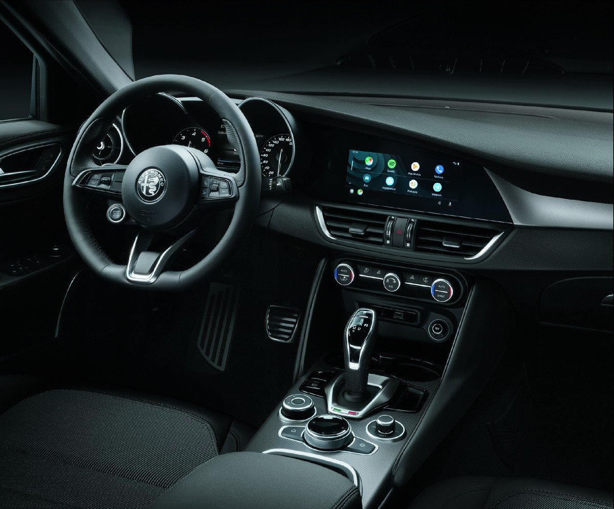 Primera prueba Alfa Romeo Giulia y Stelvio MY20: mejoras tecnológicas y de interiores