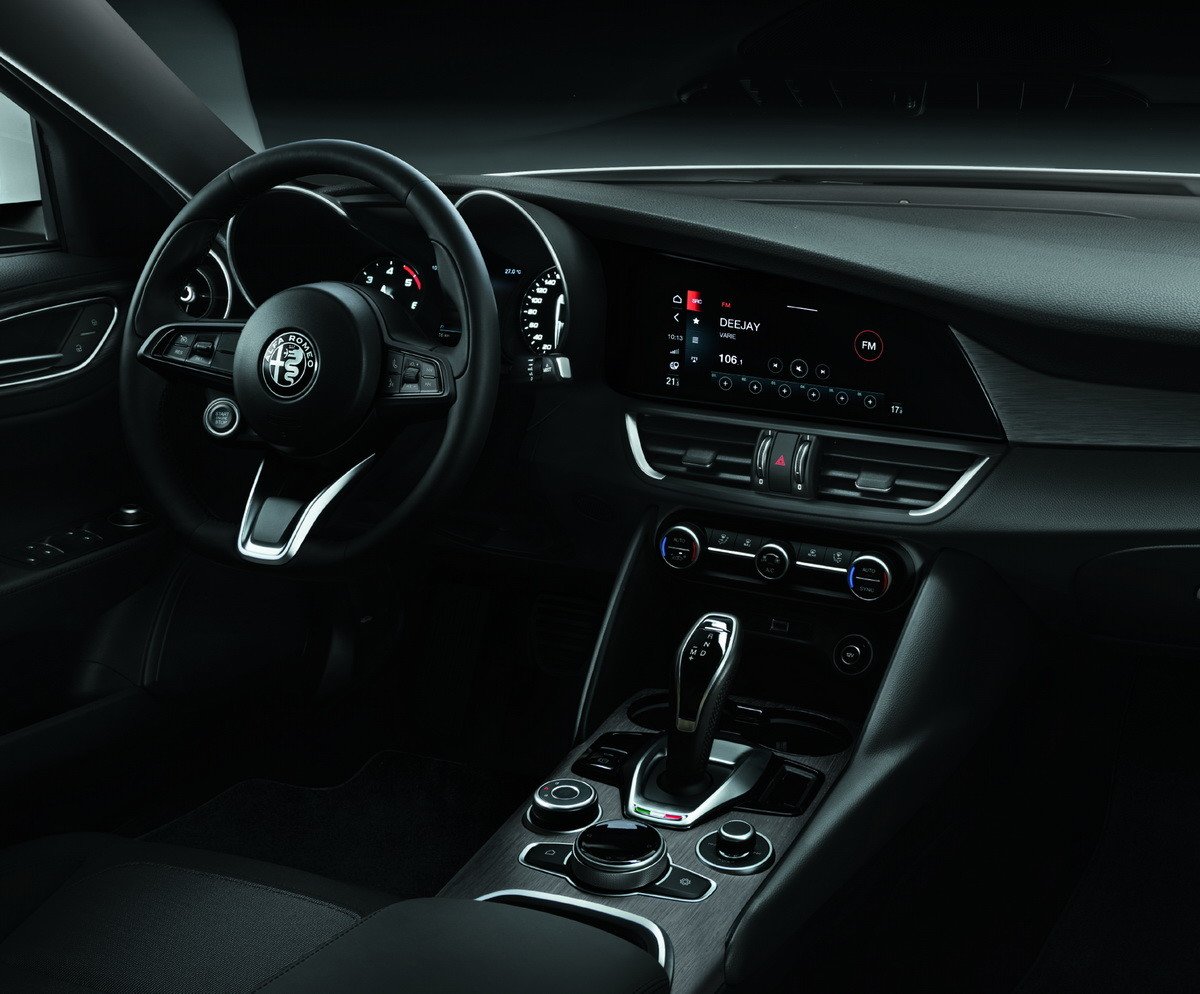 Primera prueba Alfa Romeo Giulia y Stelvio MY20: mejoras tecnológicas y de interiores