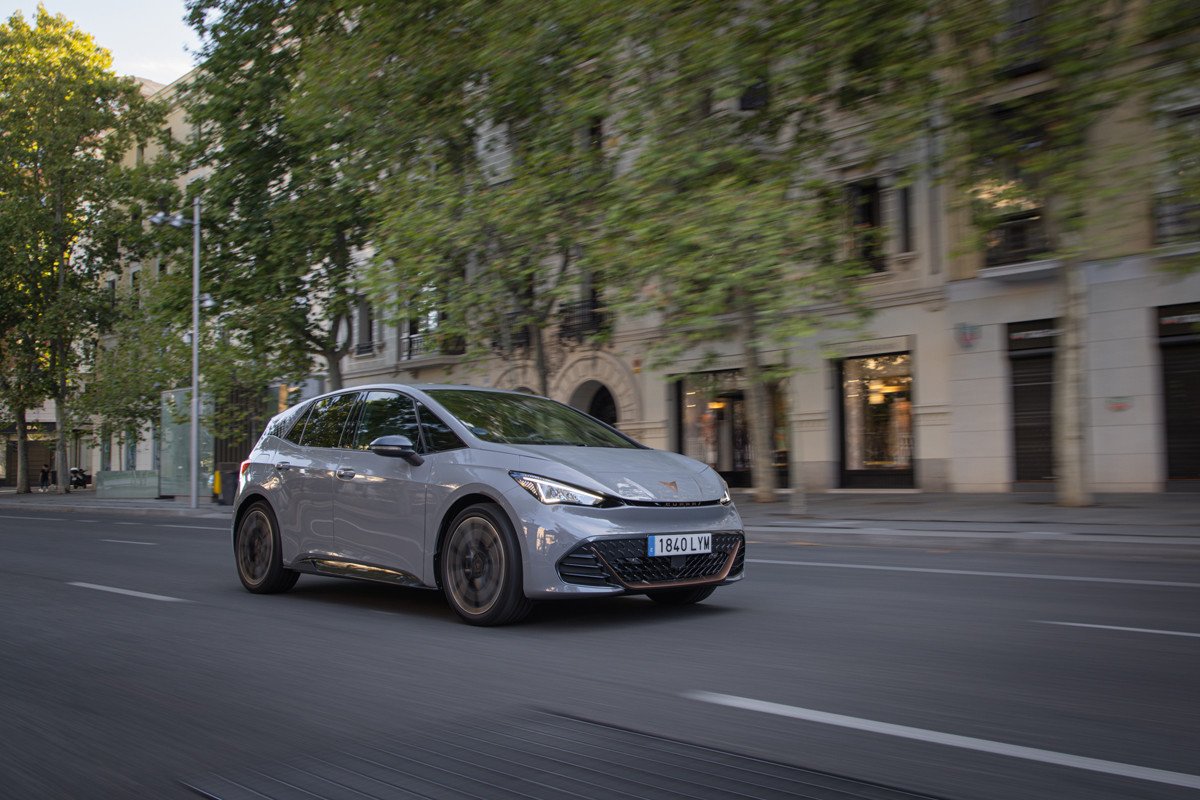 Prueba CUPRA Born con e-Boost: cómo va, versiones y precios