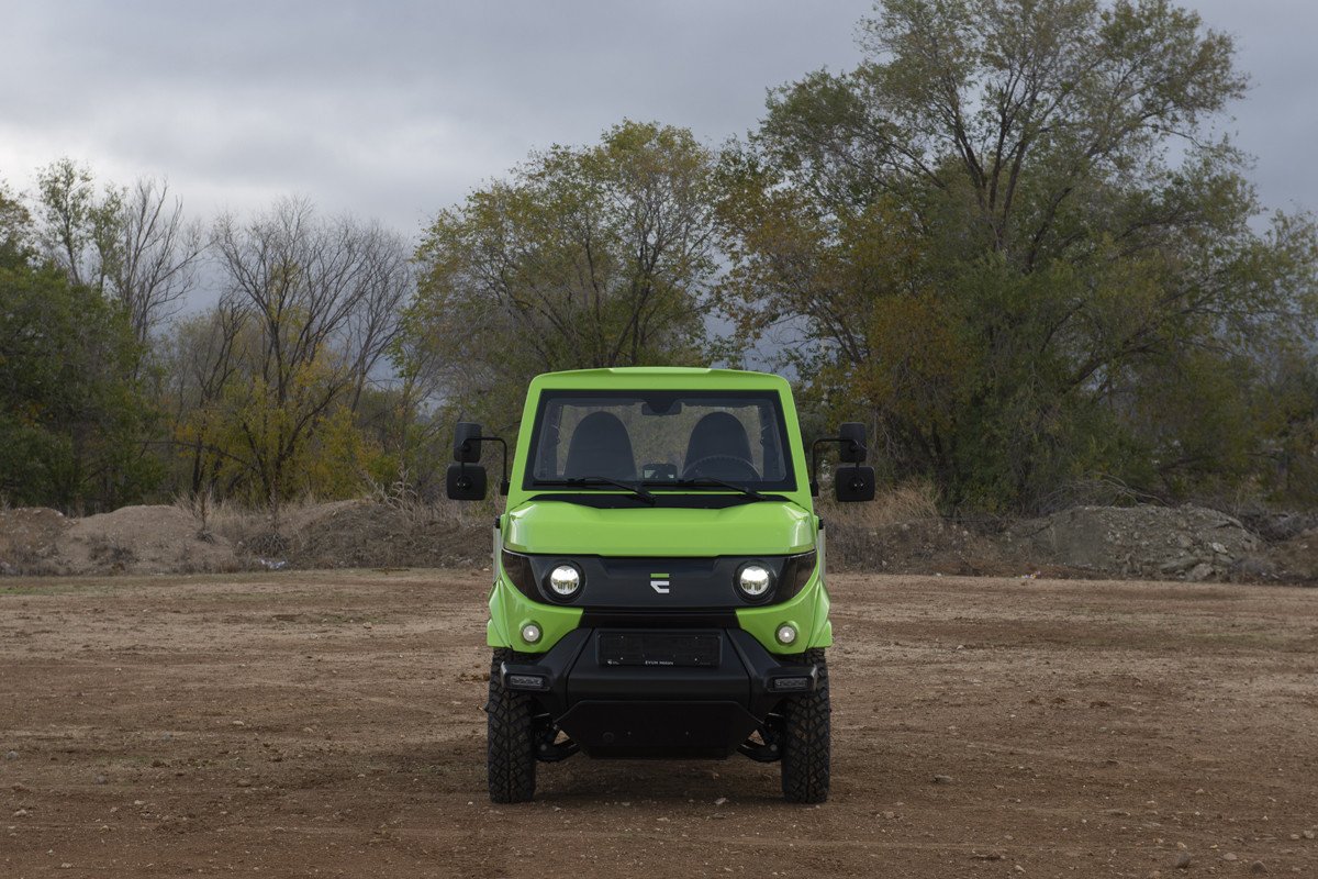 Nuevo Invicta EVUM aCAR: el vehículo eléctrico para profesionales con tracción total