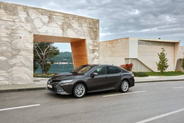 Nuevo Toyota Camry, la vuelta a las berlinas de gran tamaño