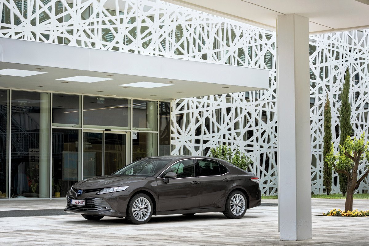 Nuevo Toyota Camry, la vuelta a las berlinas de gran tamaño