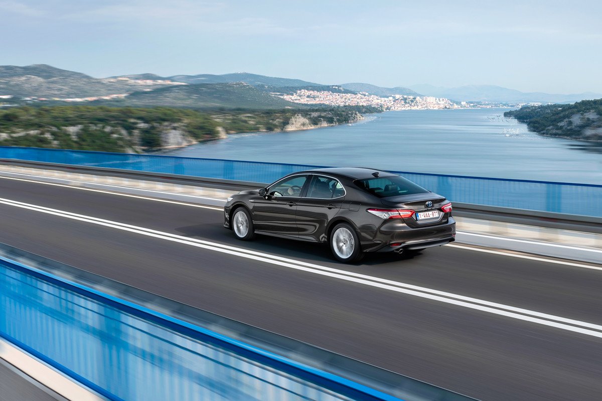 Nuevo Toyota Camry, la vuelta a las berlinas de gran tamaño