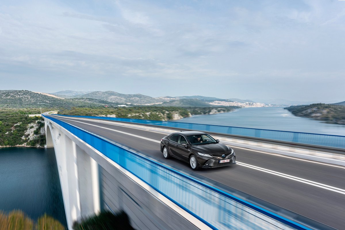 Nuevo Toyota Camry, la vuelta a las berlinas de gran tamaño