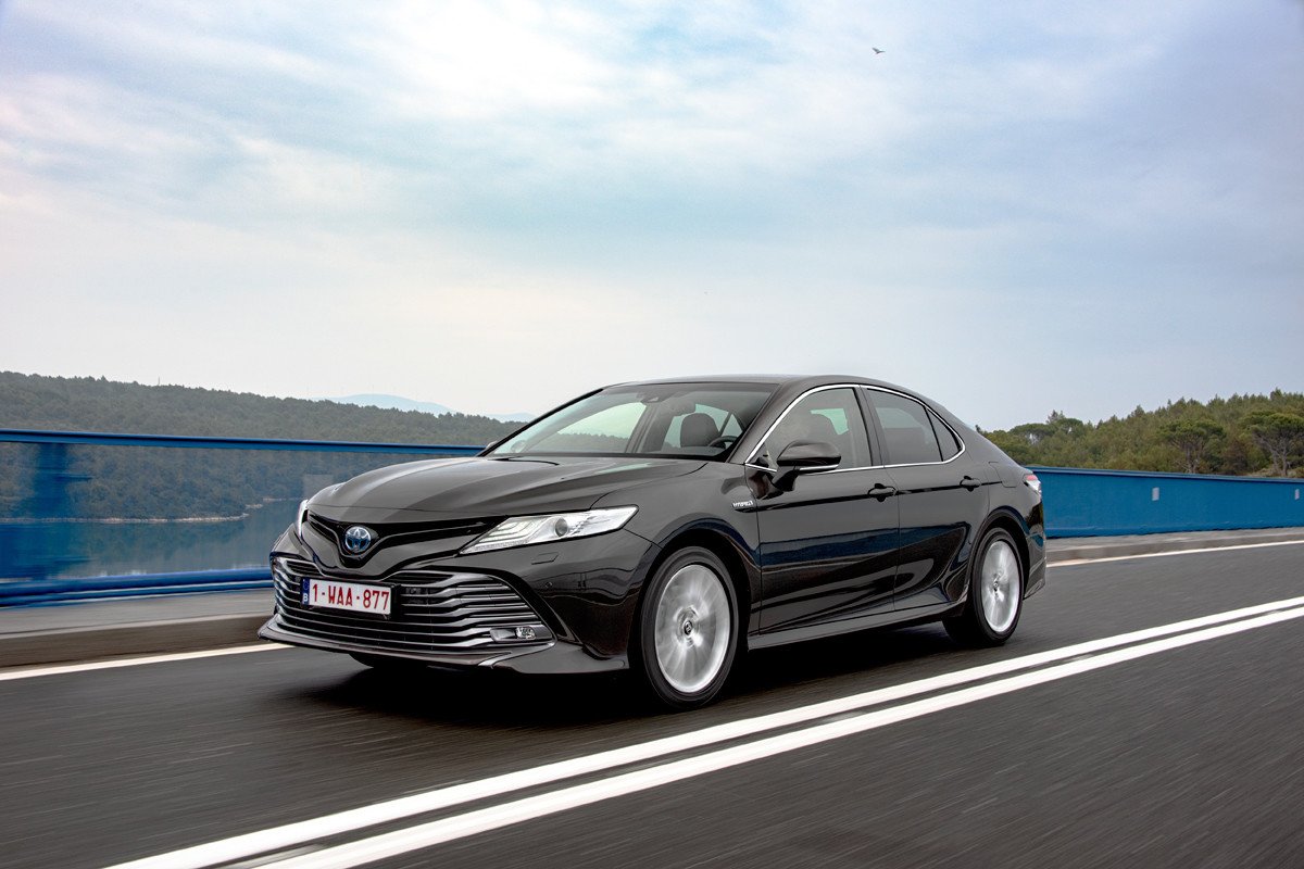 Nuevo Toyota Camry, la vuelta a las berlinas de gran tamaño