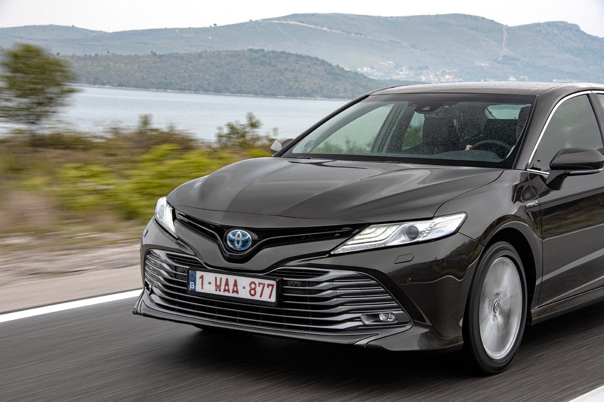 Nuevo Toyota Camry, la vuelta a las berlinas de gran tamaño