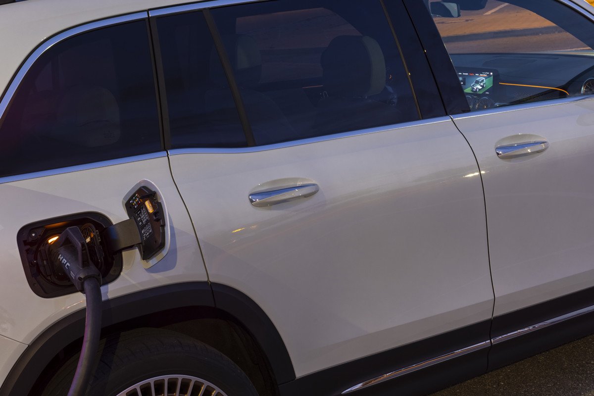 Prueba Mercedes EQB: el SUV eléctrico con 7 asientos y más de 400 km de autonomía