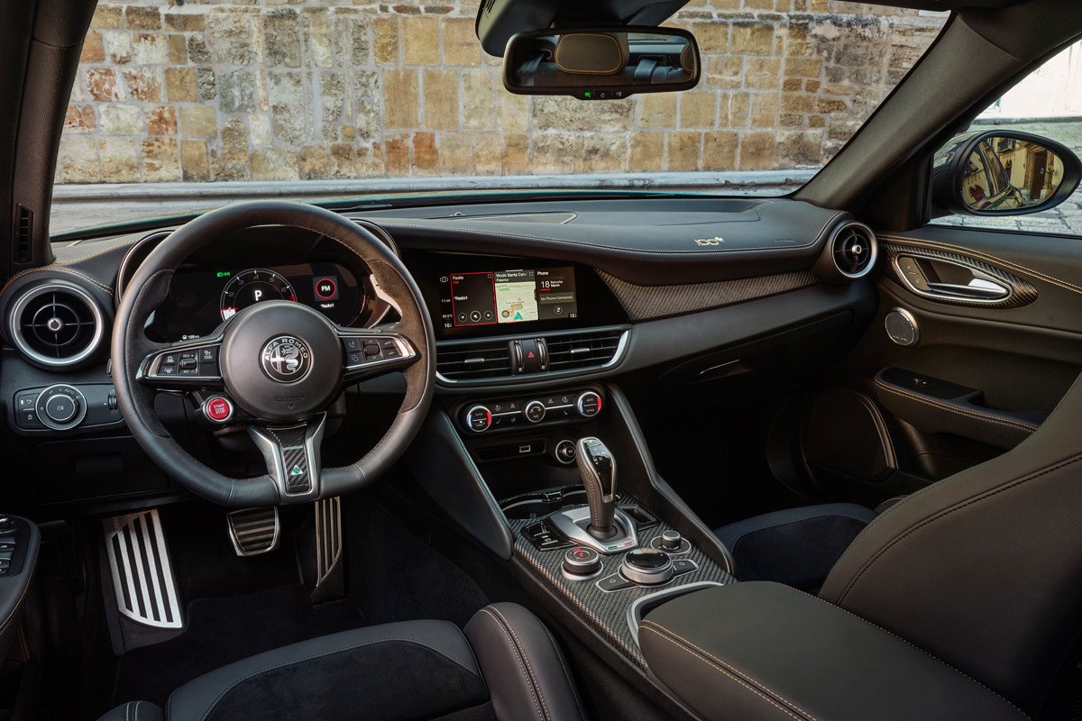 Alfa Romeo Giulia y Stelvio Quadrifoglio 100 Aniversario