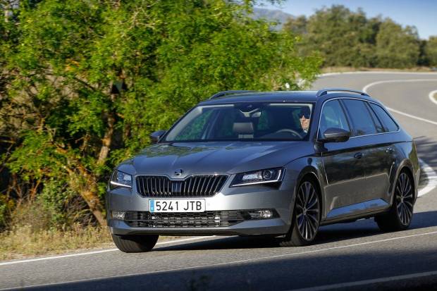Skoda Superb Combi 4X4 2.0 TDI 190 CV DSG Laurin&Klement: ¡menudo cochazo!