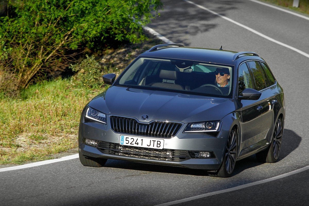Skoda Superb Combi 4X4 2.0 TDI 190 CV DSG Laurin&Klement: ¡menudo cochazo!