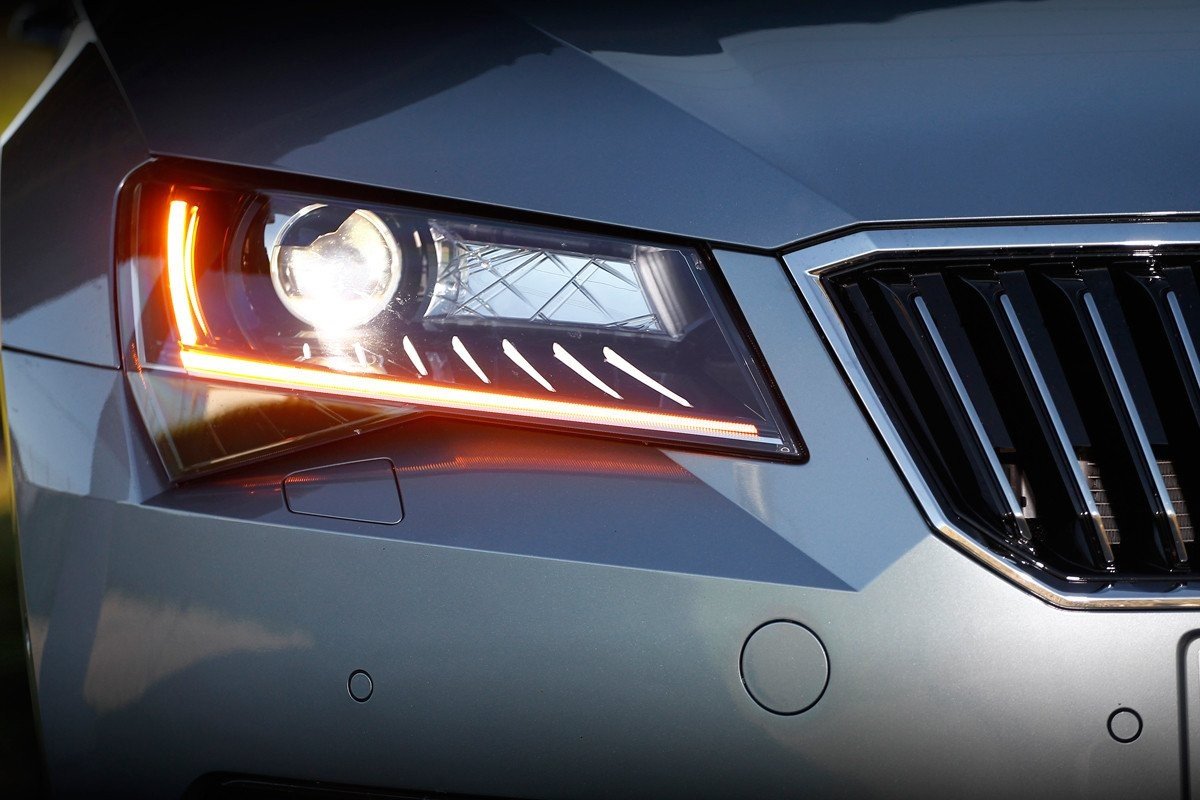 Skoda Superb Combi 4X4 2.0 TDI 190 CV DSG Laurin&Klement: ¡menudo cochazo!