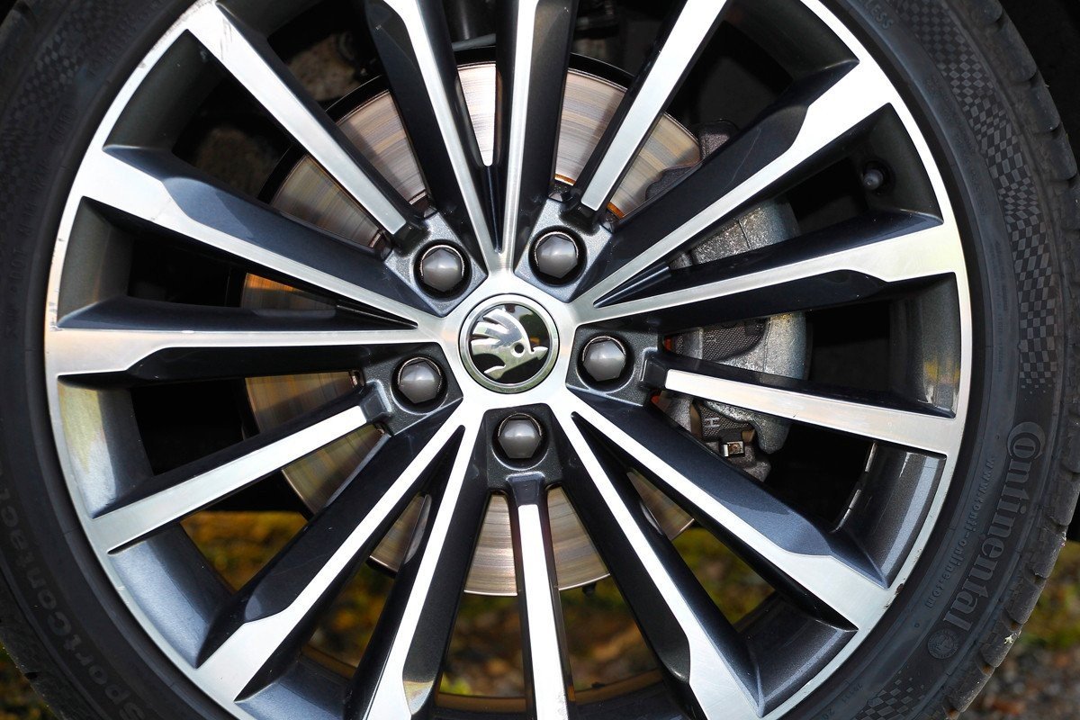 Skoda Superb Combi 4X4 2.0 TDI 190 CV DSG Laurin&Klement: ¡menudo cochazo!