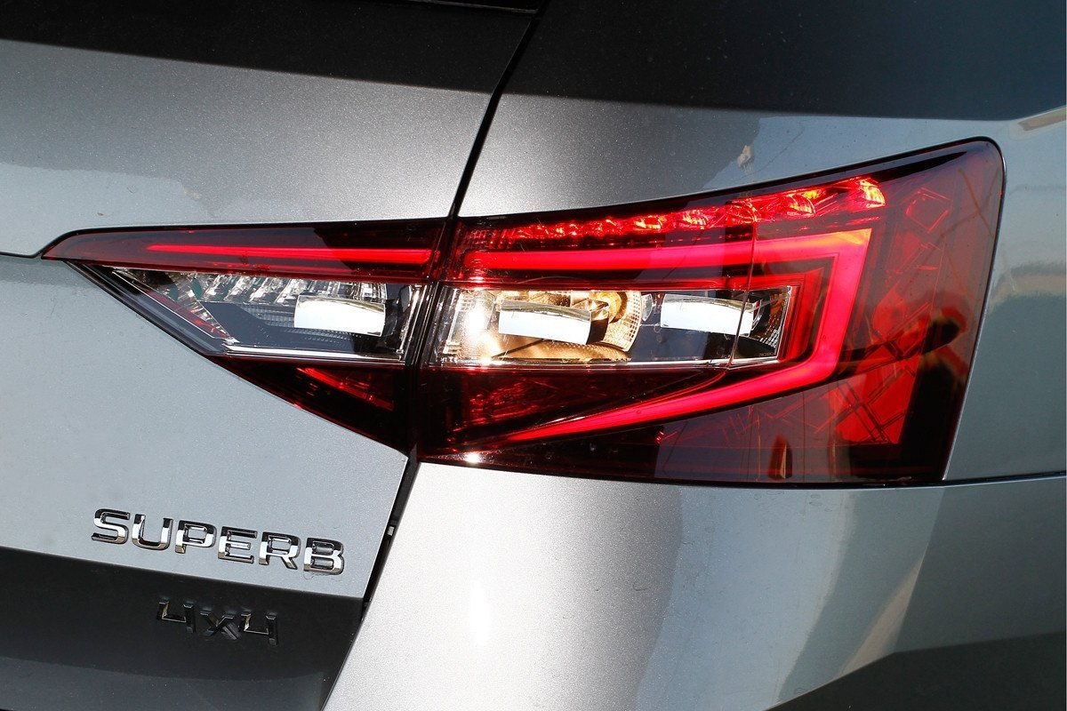 Skoda Superb Combi 4X4 2.0 TDI 190 CV DSG Laurin&Klement: ¡menudo cochazo!