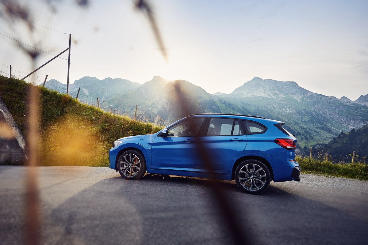 BMW X1 xDrive25e: el pequeño de la familia se electrifica