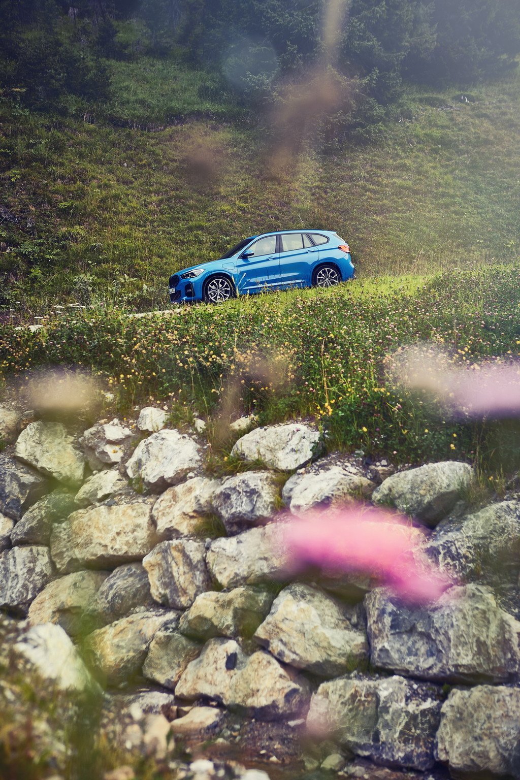 BMW X1 xDrive25e: el pequeño de la familia se electrifica